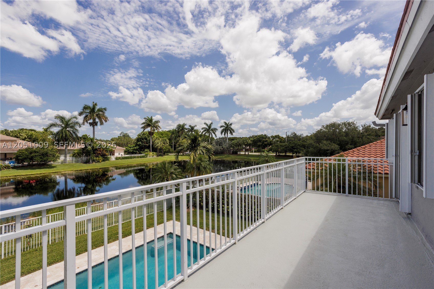 SAPPHIRE POINTE - DIAMOND - Residential