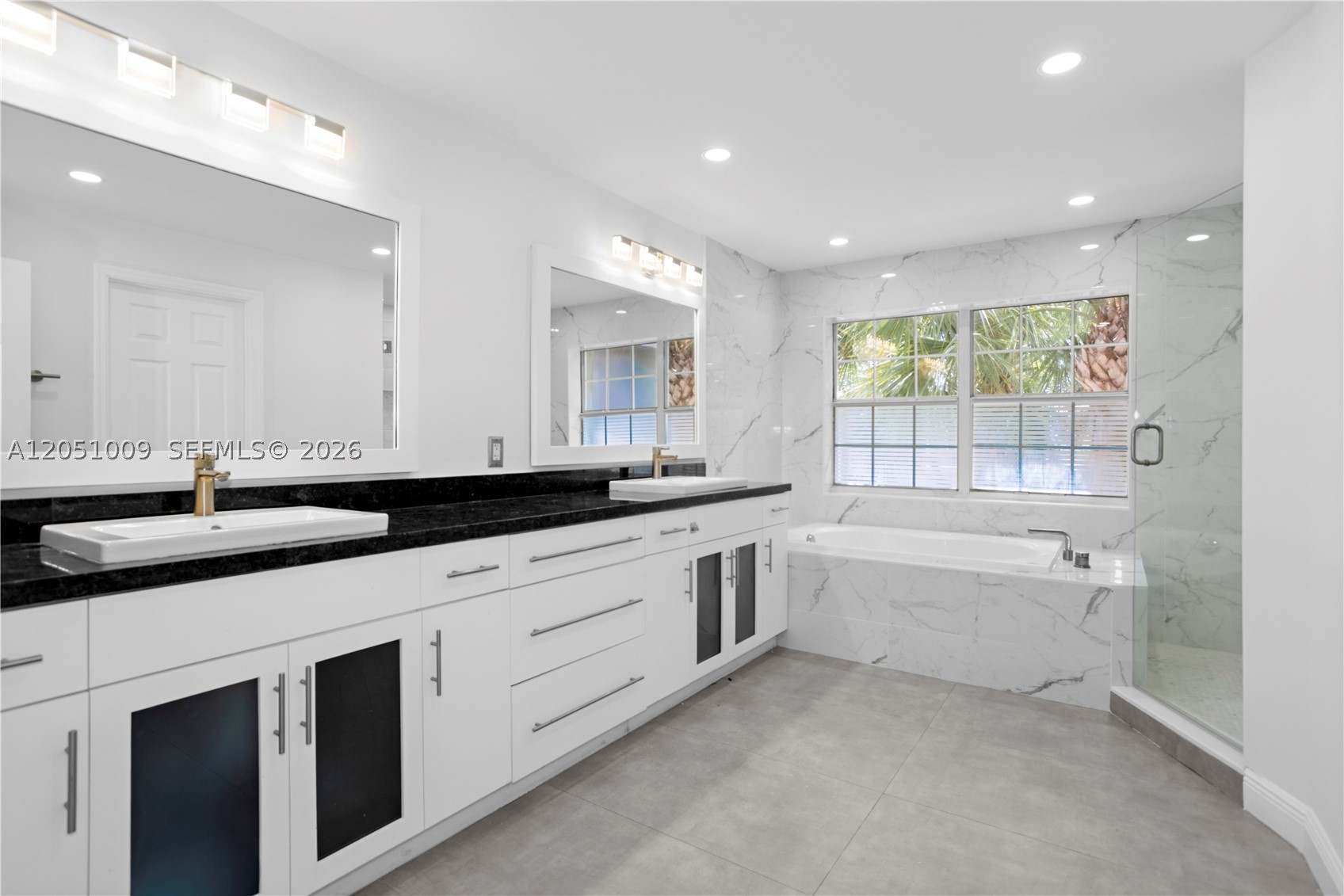 SAPPHIRE POINTE - DIAMOND - Residential