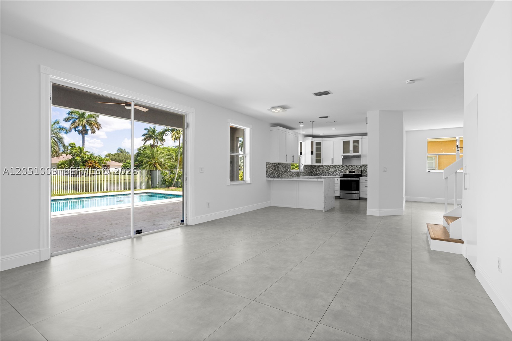 SAPPHIRE POINTE - DIAMOND - Residential