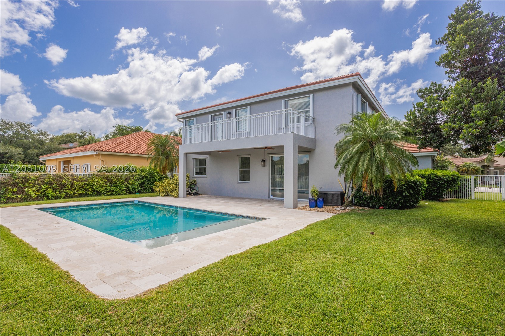 SAPPHIRE POINTE - DIAMOND - Residential