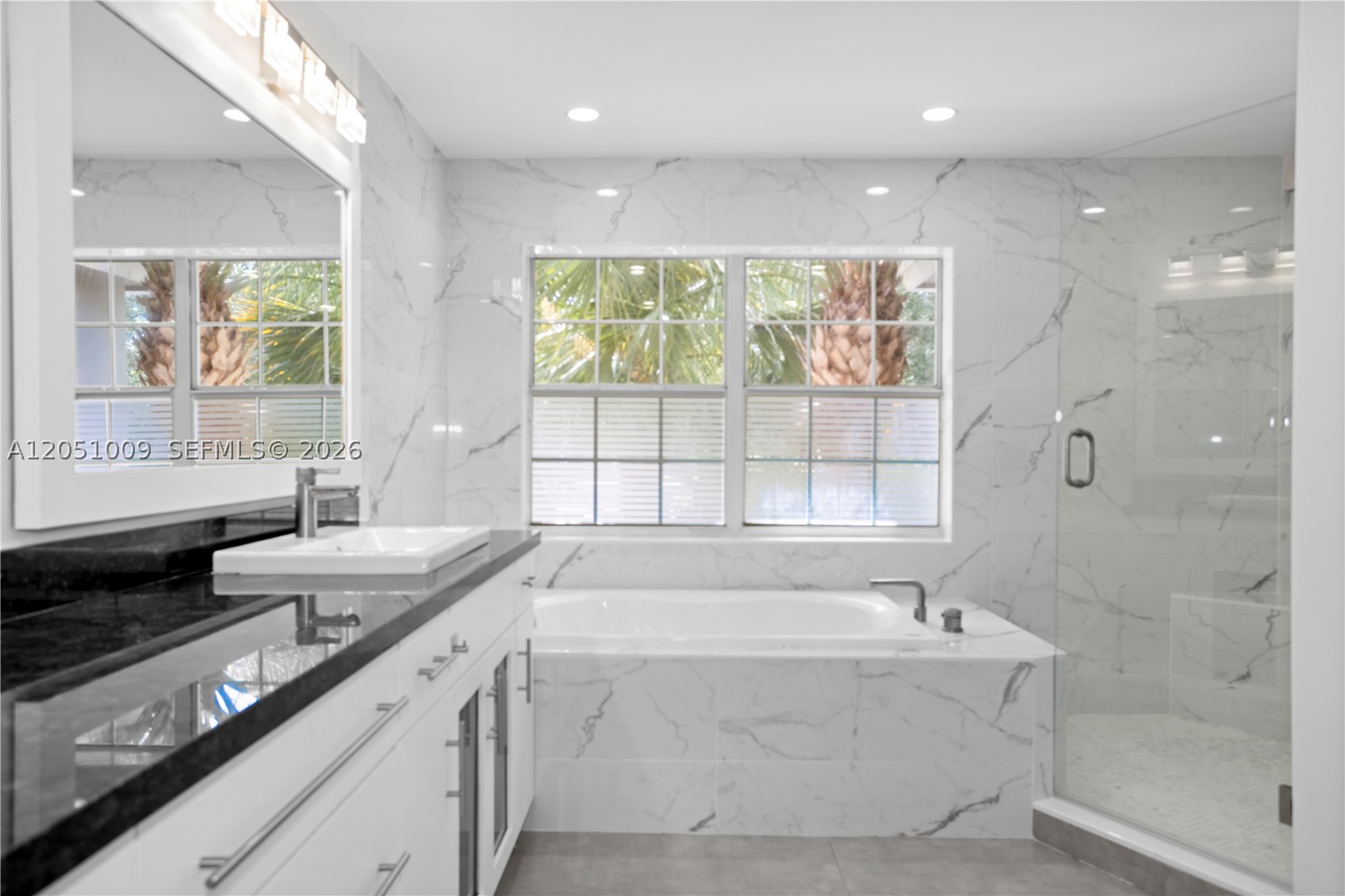 SAPPHIRE POINTE - DIAMOND - Residential