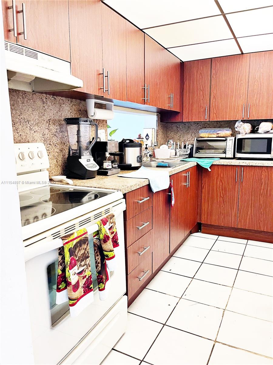 FOX CHASE CONDO #1 - Residential