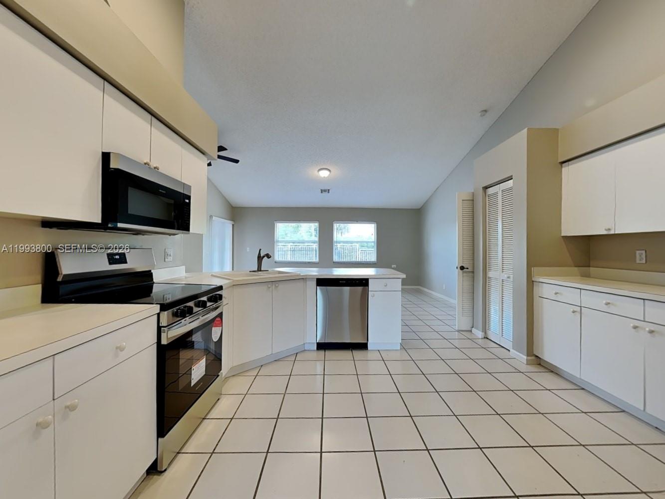 STONEGATE OF WELLINGTON - Residential Lease