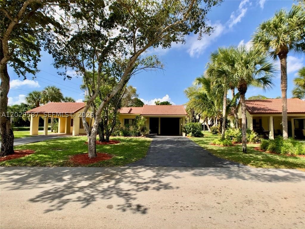 VILLAS OF BONAVENTURE AT - Residential