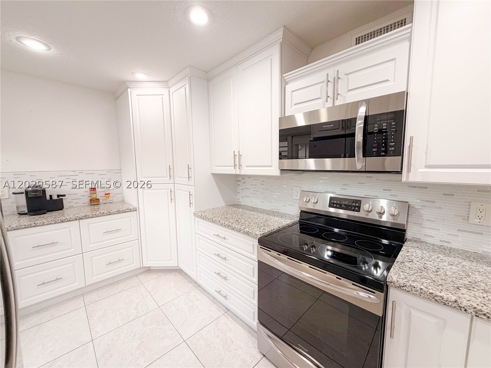 VILLAS OF BONAVENTURE AT - Residential