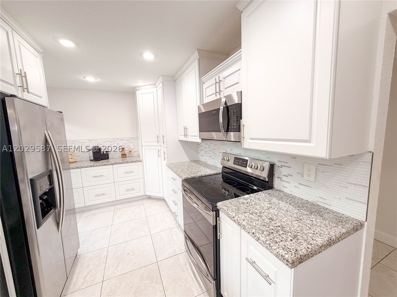 VILLAS OF BONAVENTURE AT - Residential