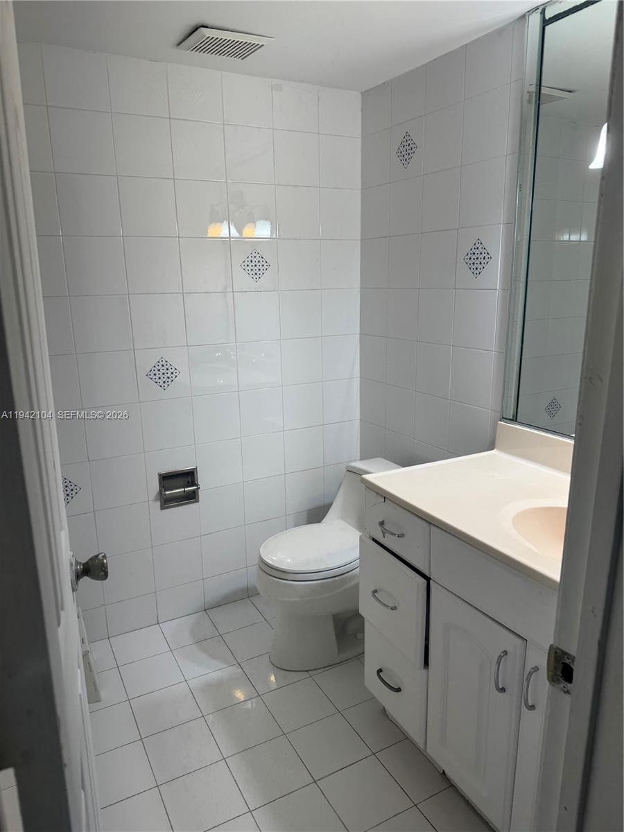 BLEAU FONTAINE CONDO #3 - Residential