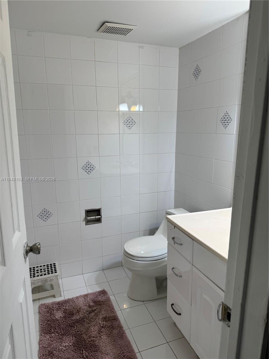 BLEAU FONTAINE CONDO #3 - Residential