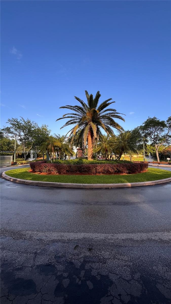VILLAS AT HARBOR ISLES CO - Residential