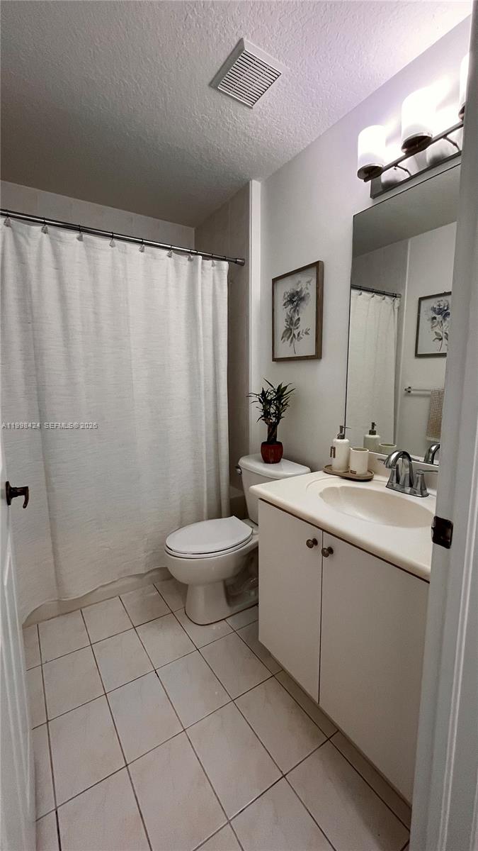 VILLAS AT HARBOR ISLES CO - Residential