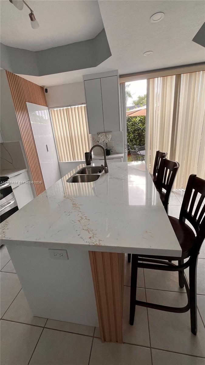 VILLAS AT HARBOR ISLES CO - Residential
