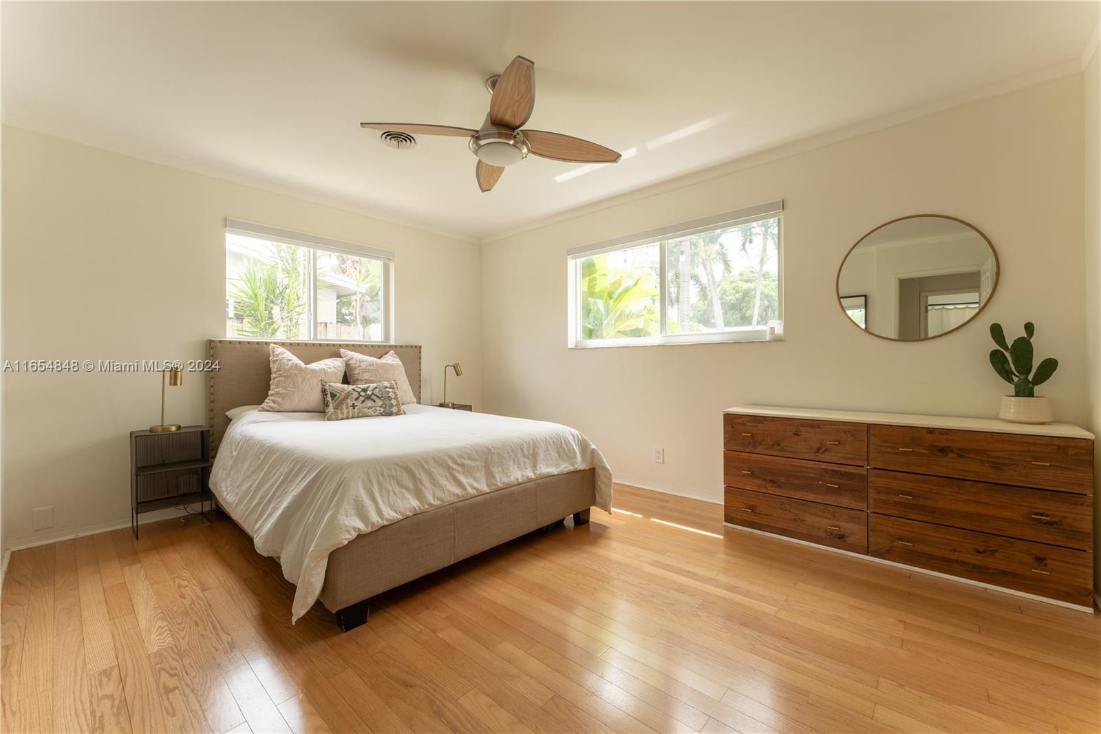 HOLLYWOOD HEIGHTS ADD SEC - Residential