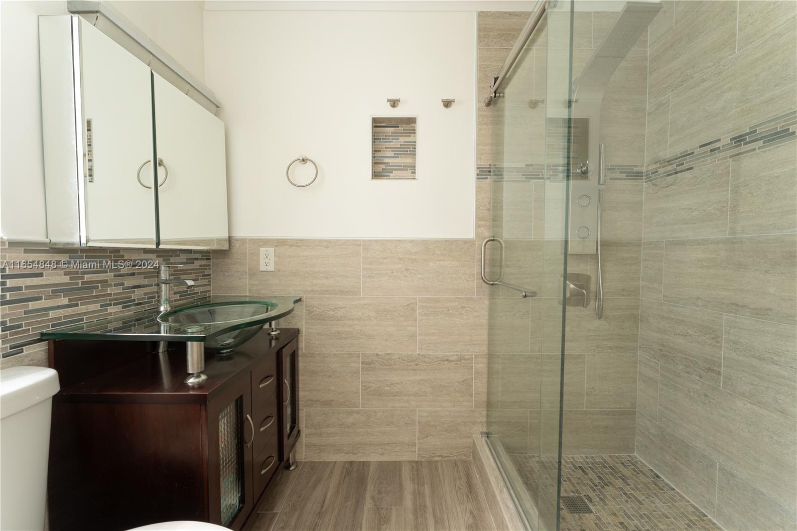 HOLLYWOOD HEIGHTS ADD SEC - Residential