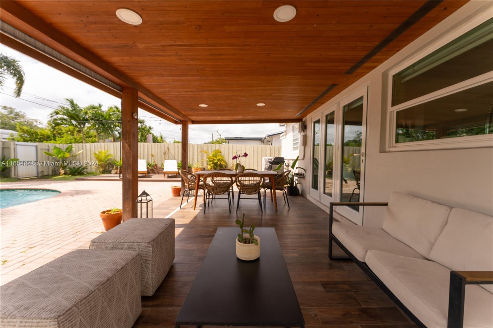 HOLLYWOOD HEIGHTS ADD SEC - Residential