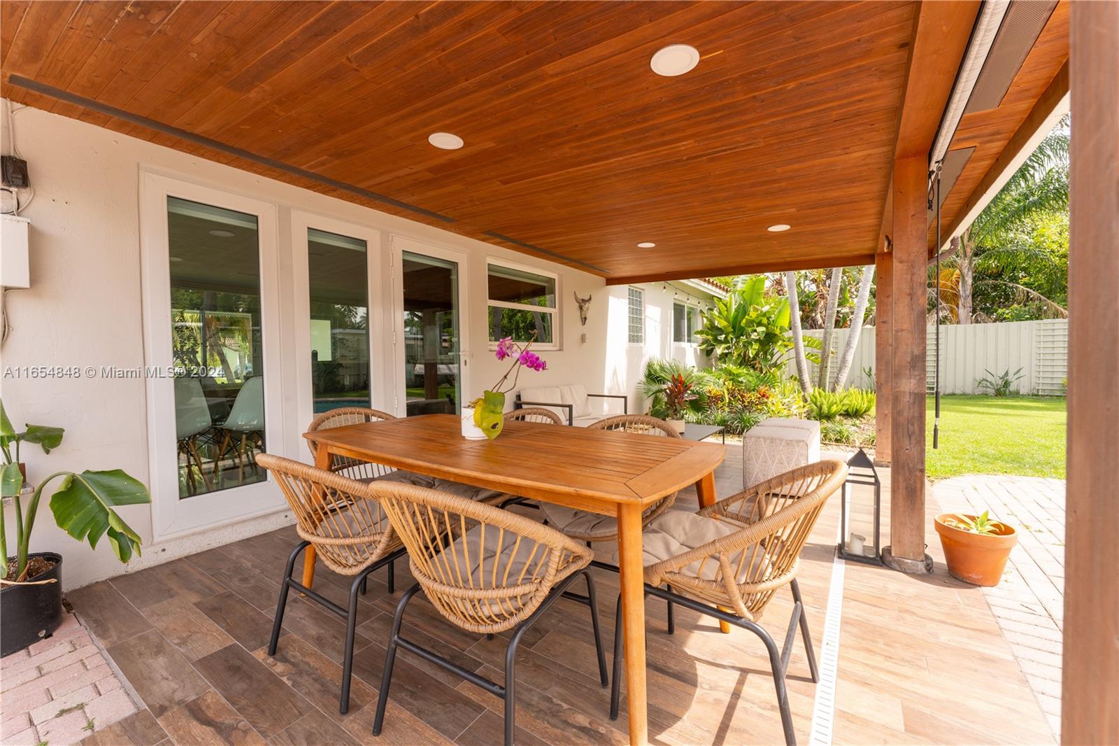 HOLLYWOOD HEIGHTS ADD SEC - Residential