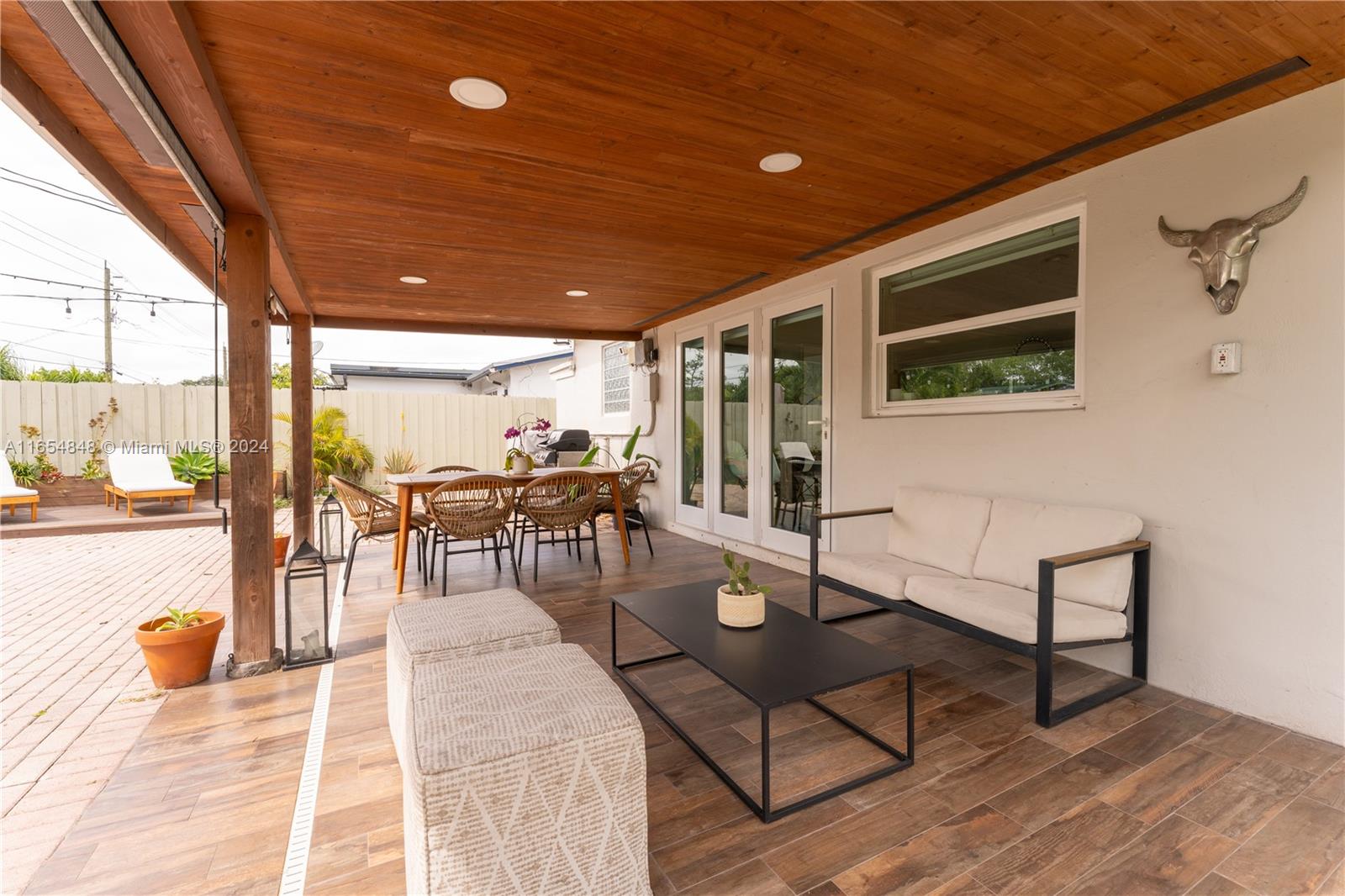 HOLLYWOOD HEIGHTS ADD SEC - Residential