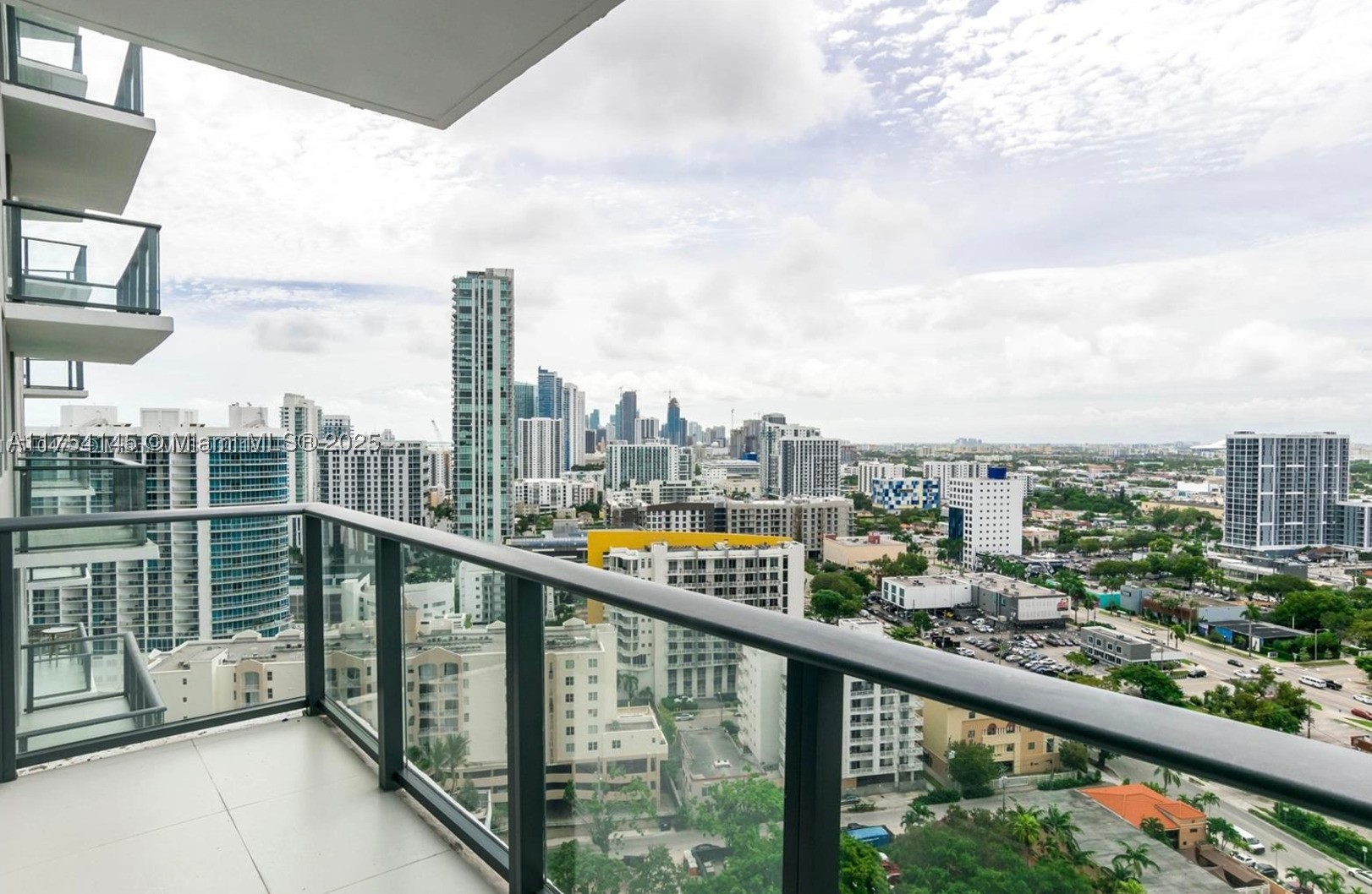 PARAISO BAYVIEWS CONDO - Residential