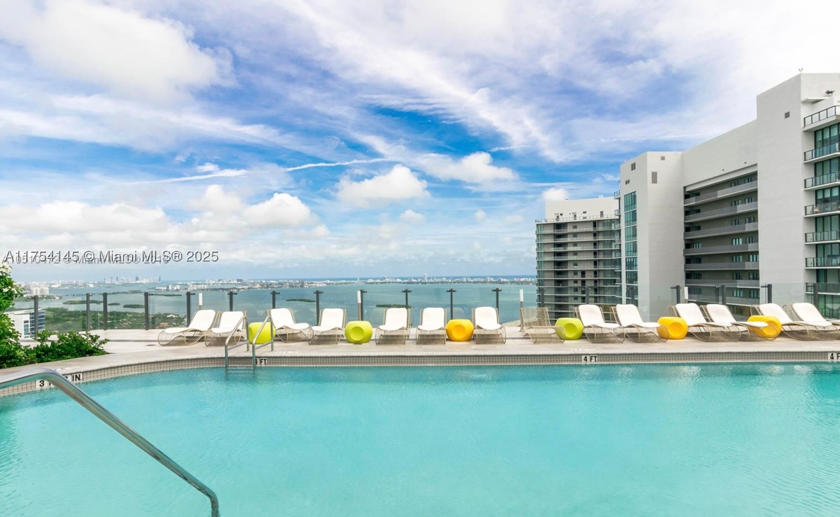 PARAISO BAYVIEWS CONDO - Residential