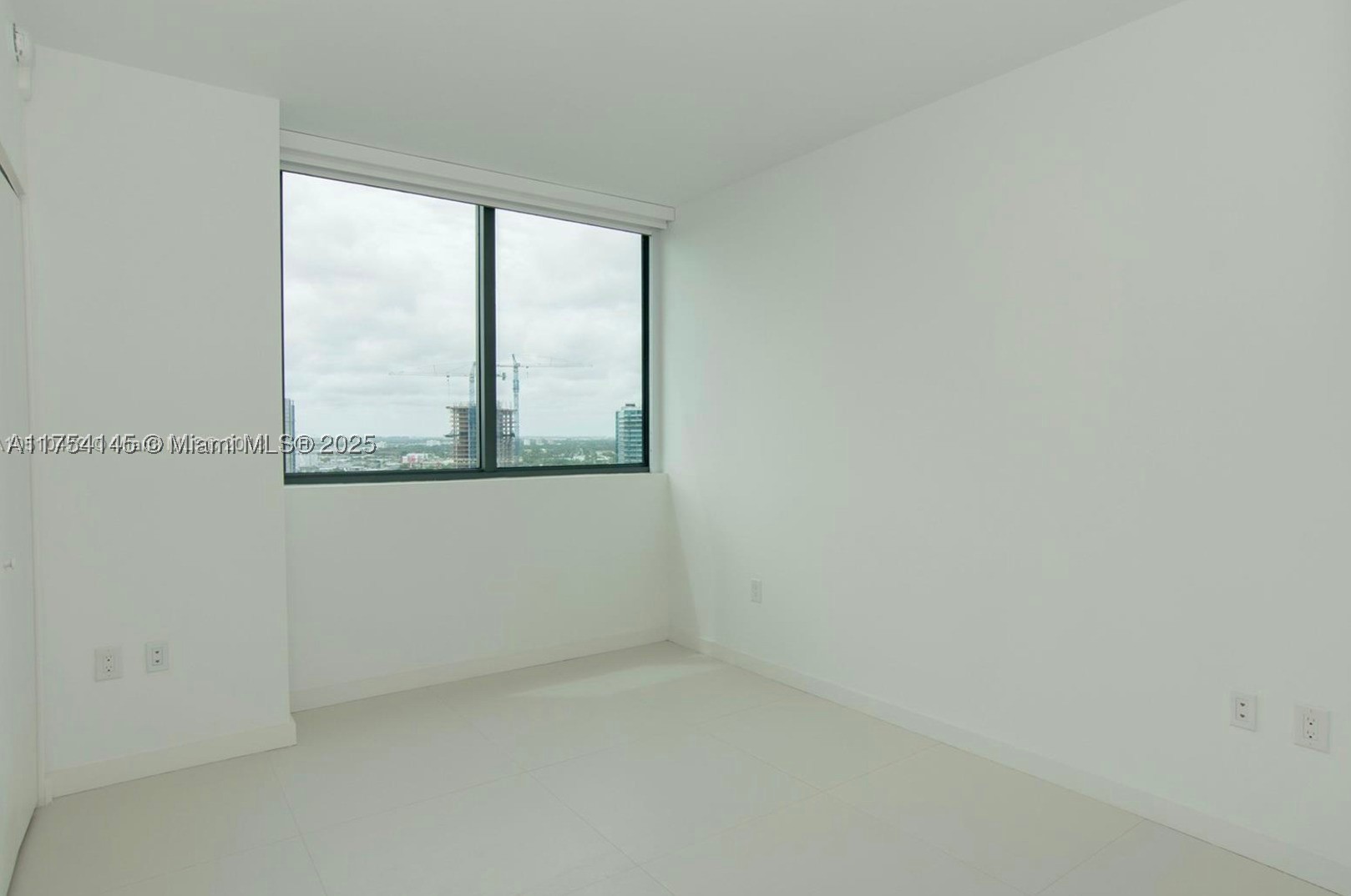 PARAISO BAYVIEWS CONDO - Residential