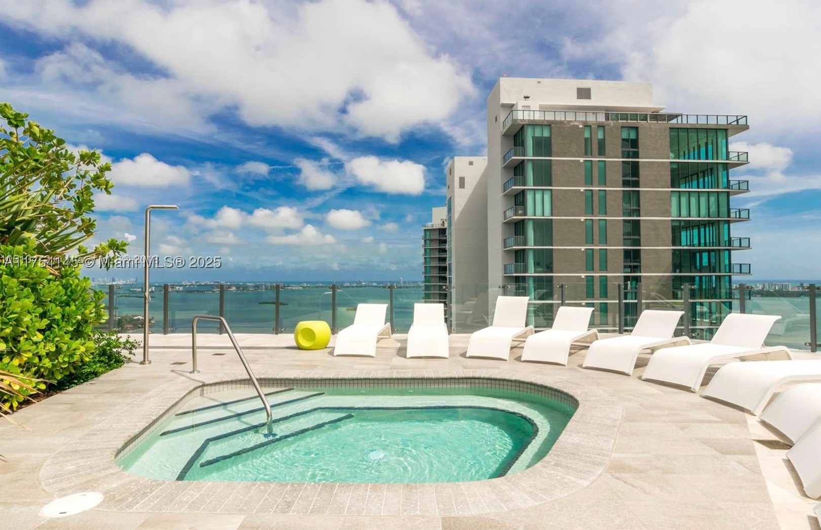 PARAISO BAYVIEWS CONDO - Residential
