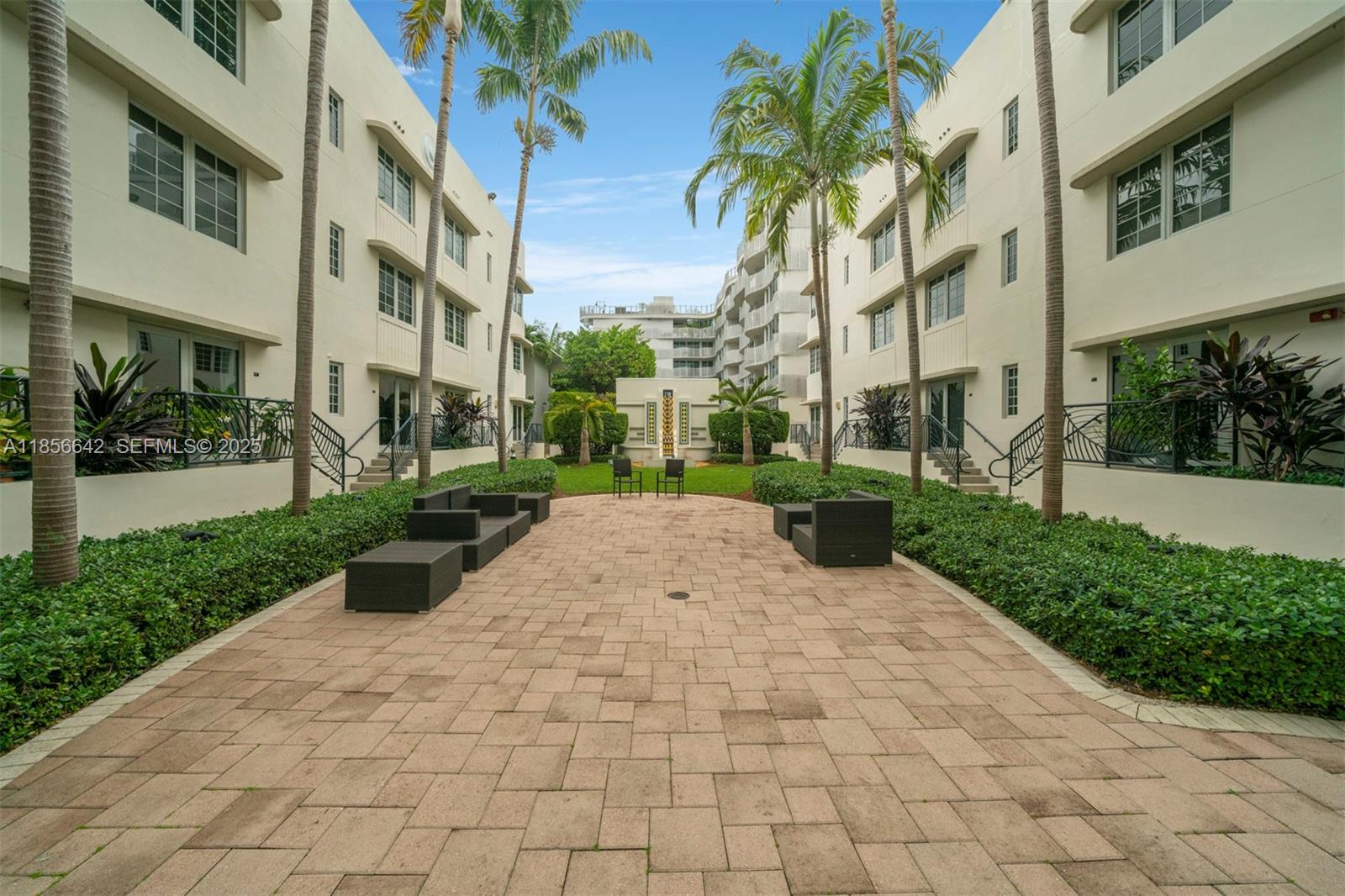 ARTECITY GOVERNOR CONDO - Residential