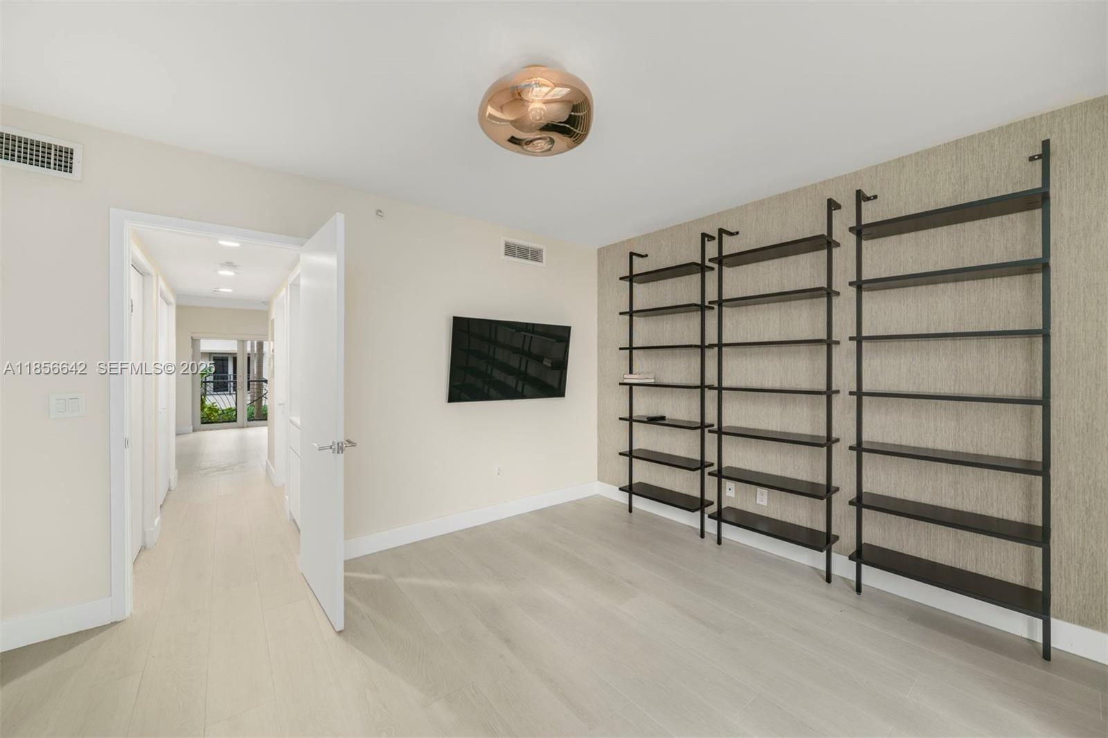 ARTECITY GOVERNOR CONDO - Residential