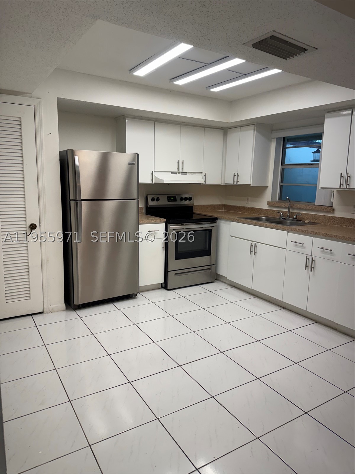 BROADVIEW COUNTRY CLUB - Residential