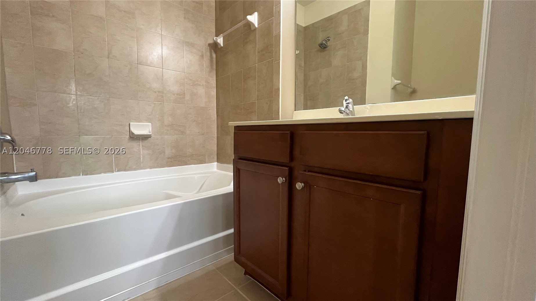 ST MAARTEN AT GRAND BAY C - Residential Lease