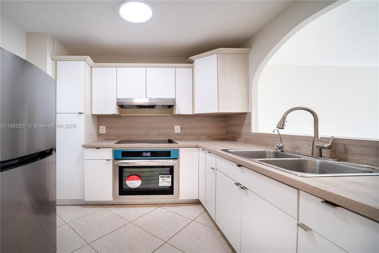 HORIZON HOUSE CONDO - Residential