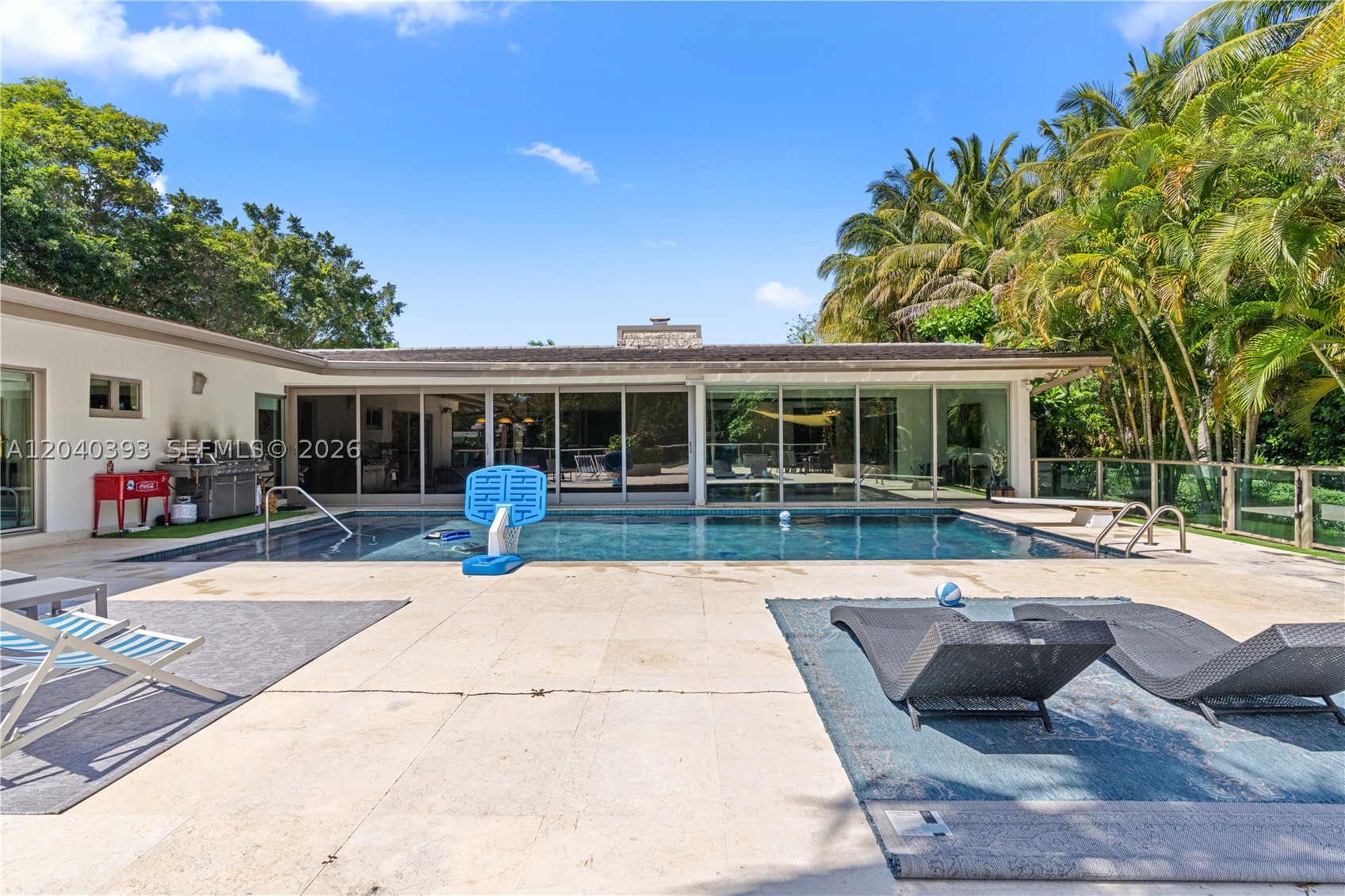 TOWN & COUNTRY ESTATES - Residential