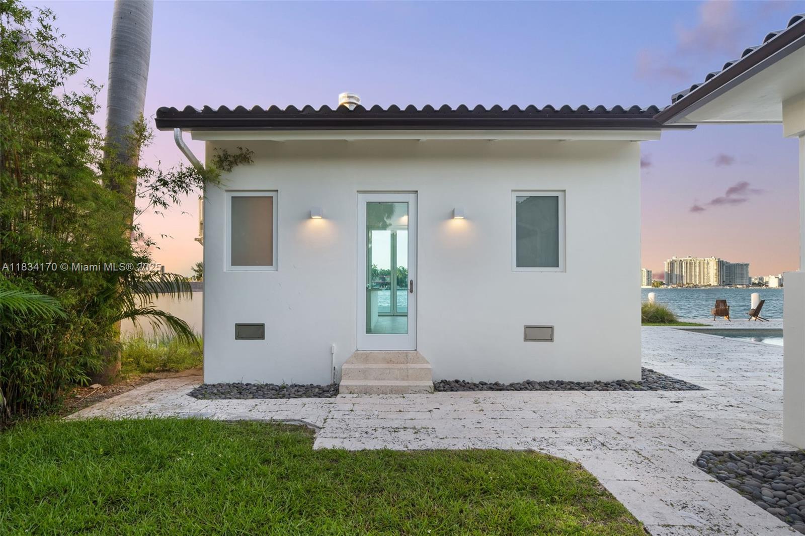 HIBISCUS ISLAND - Residential Lease