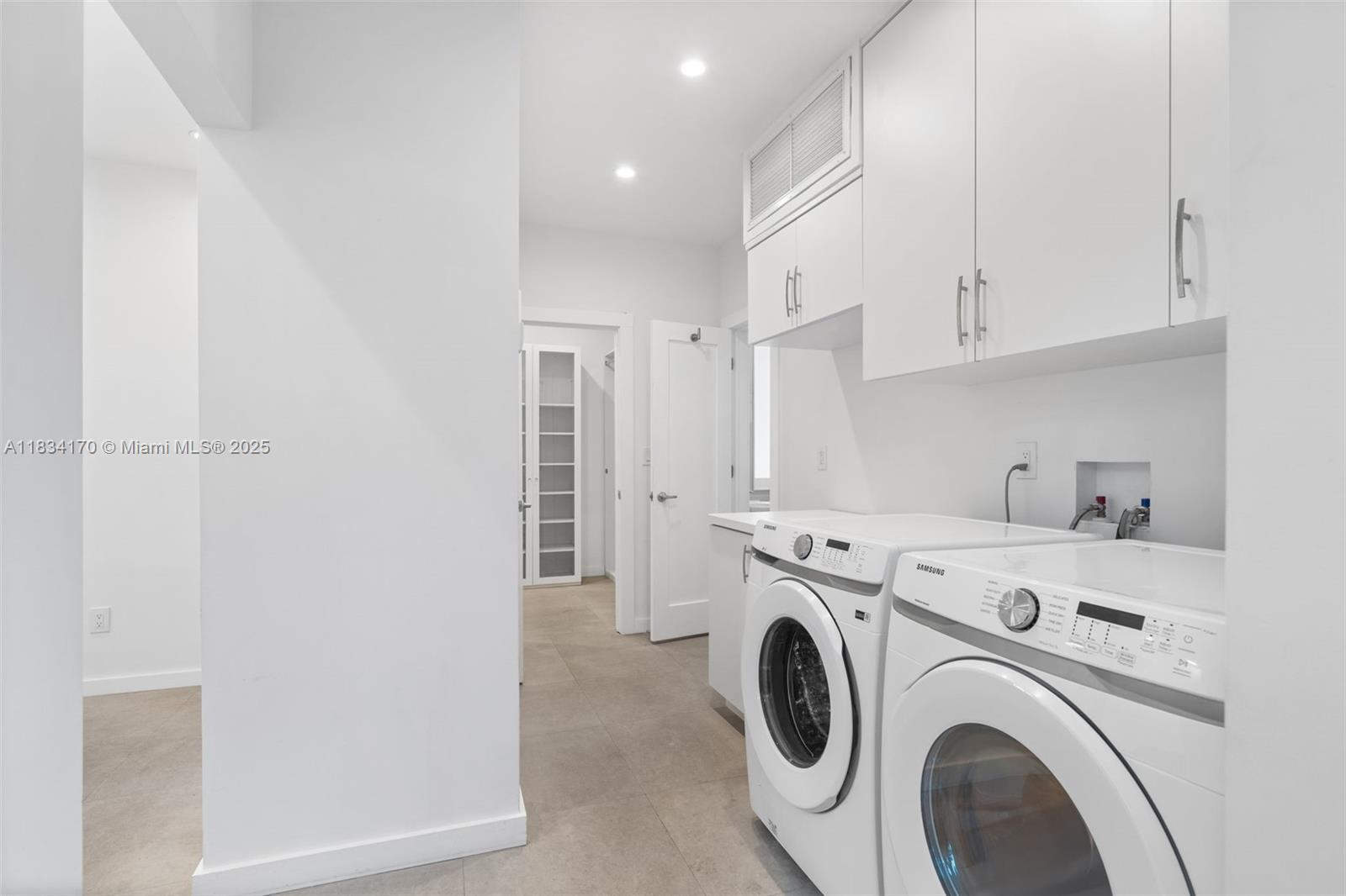 HIBISCUS ISLAND - Residential Lease