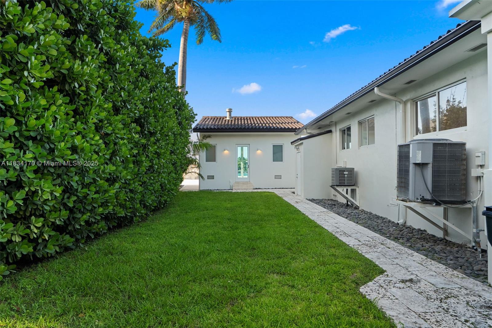 HIBISCUS ISLAND - Residential Lease