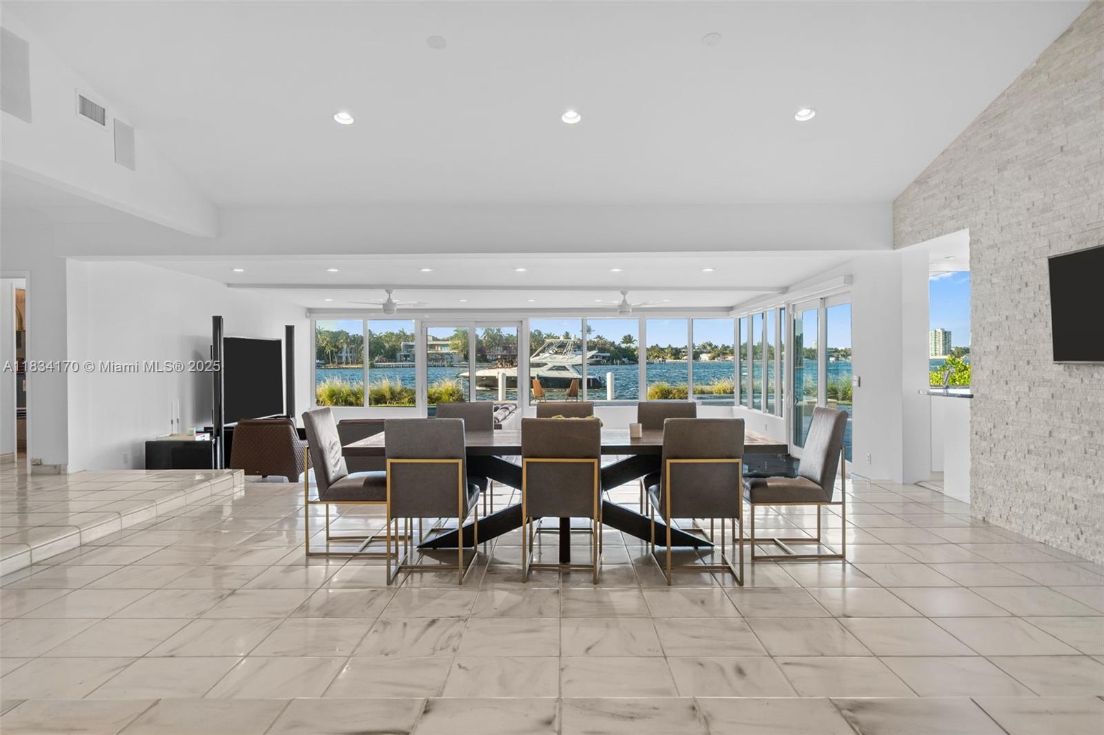 HIBISCUS ISLAND - Residential Lease