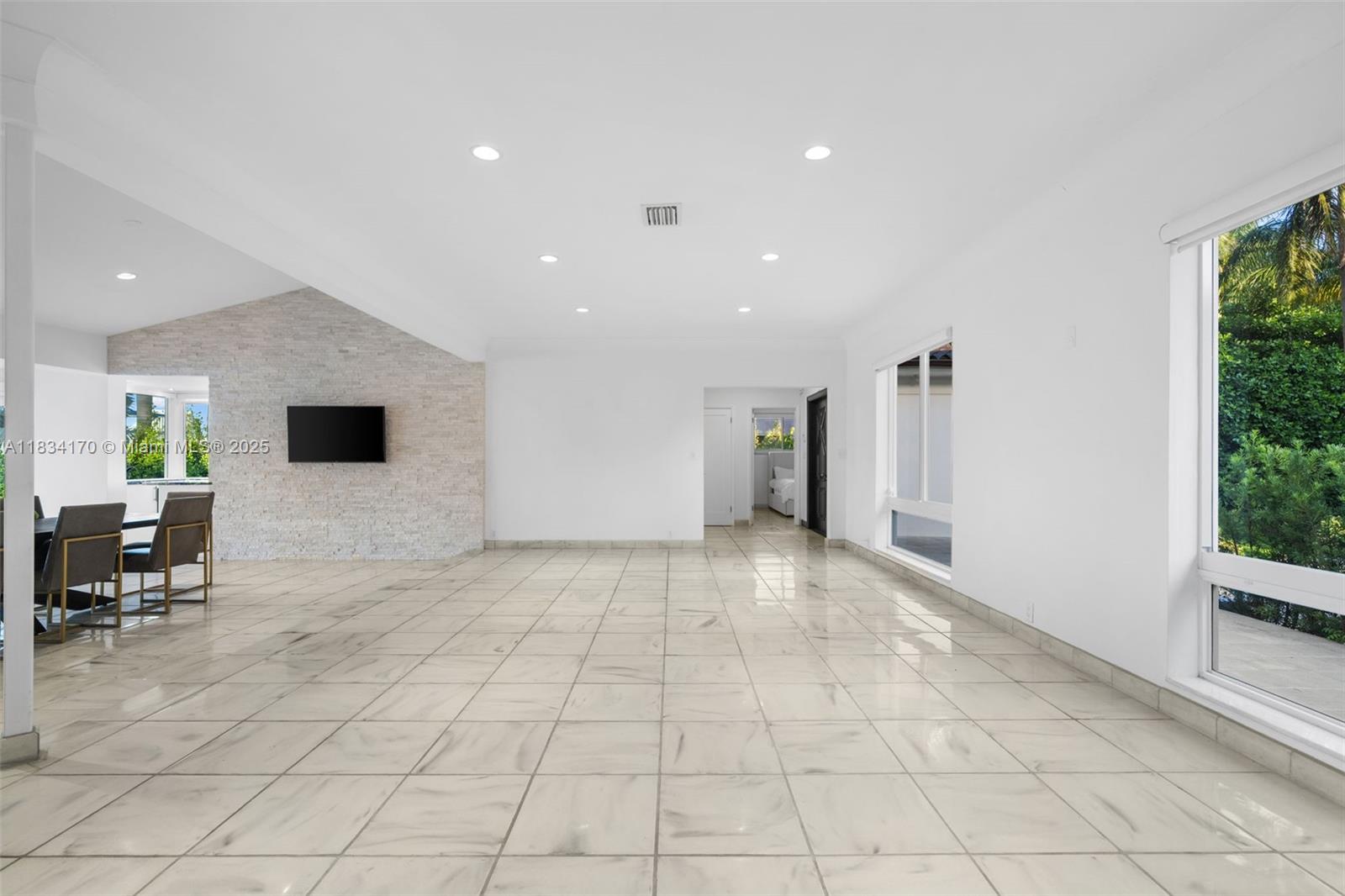 HIBISCUS ISLAND - Residential Lease