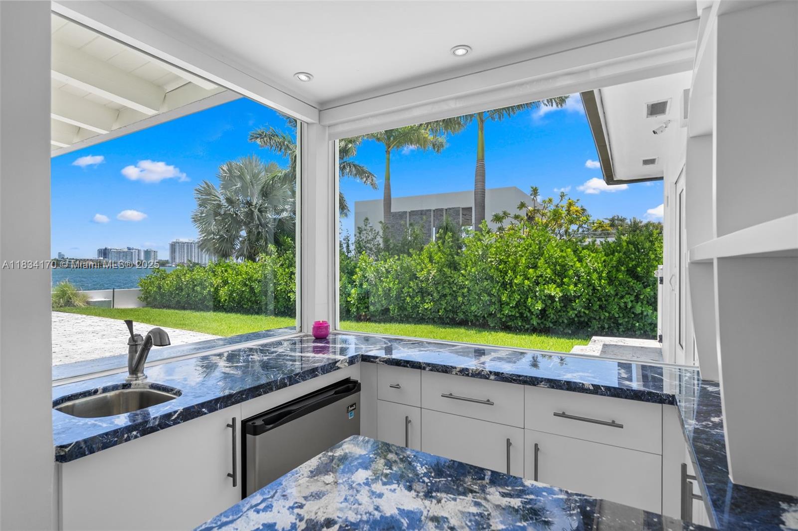 HIBISCUS ISLAND - Residential Lease