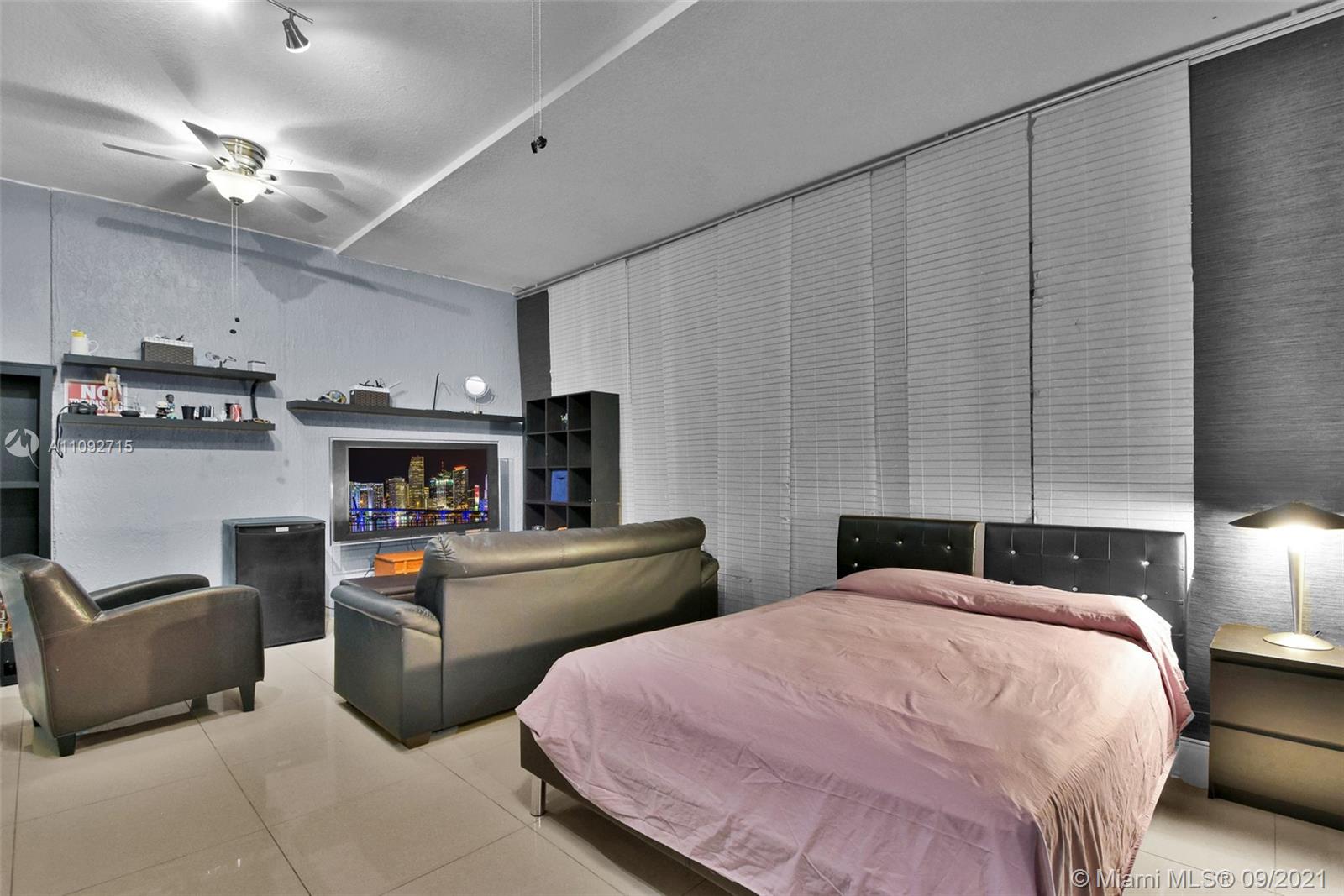 ISLANDS AT DORAL NORTHWES - Residential