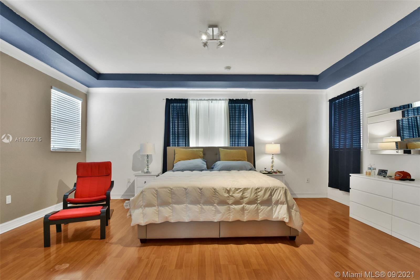ISLANDS AT DORAL NORTHWES - Residential