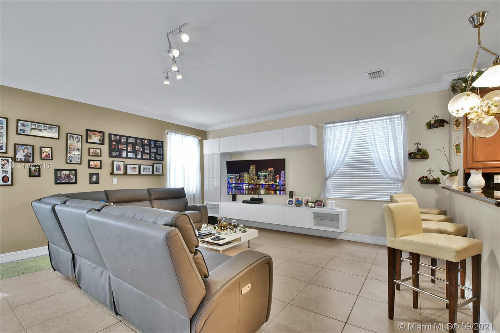ISLANDS AT DORAL NORTHWES - Residential