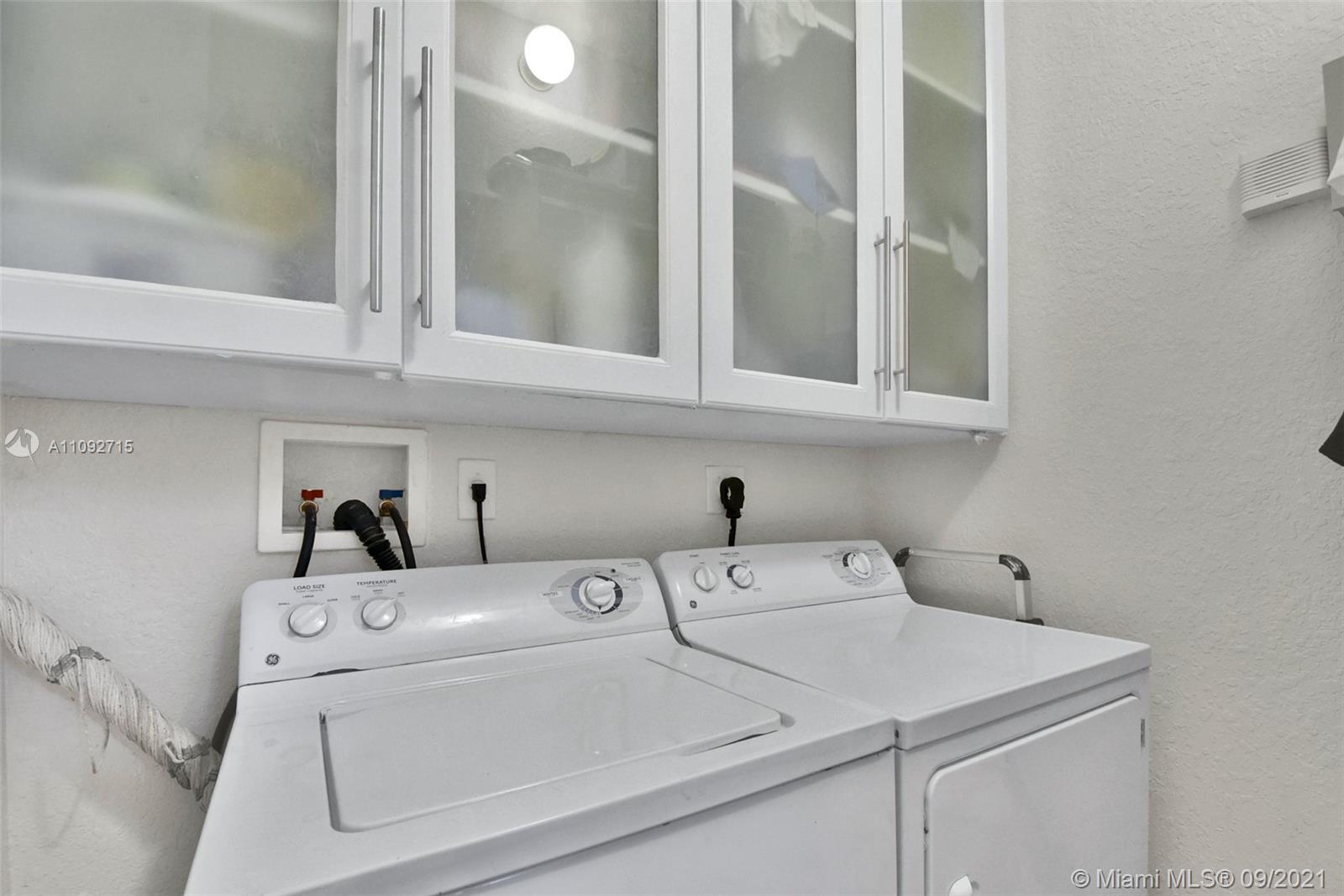 ISLANDS AT DORAL NORTHWES - Residential