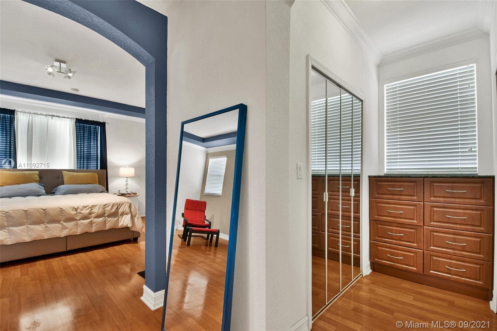 ISLANDS AT DORAL NORTHWES - Residential