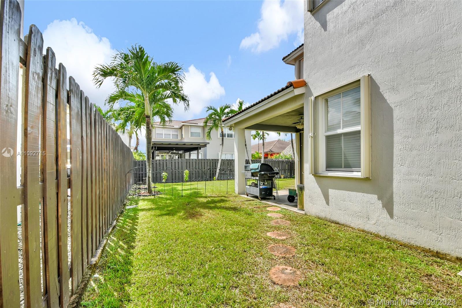 ISLANDS AT DORAL NORTHWES - Residential