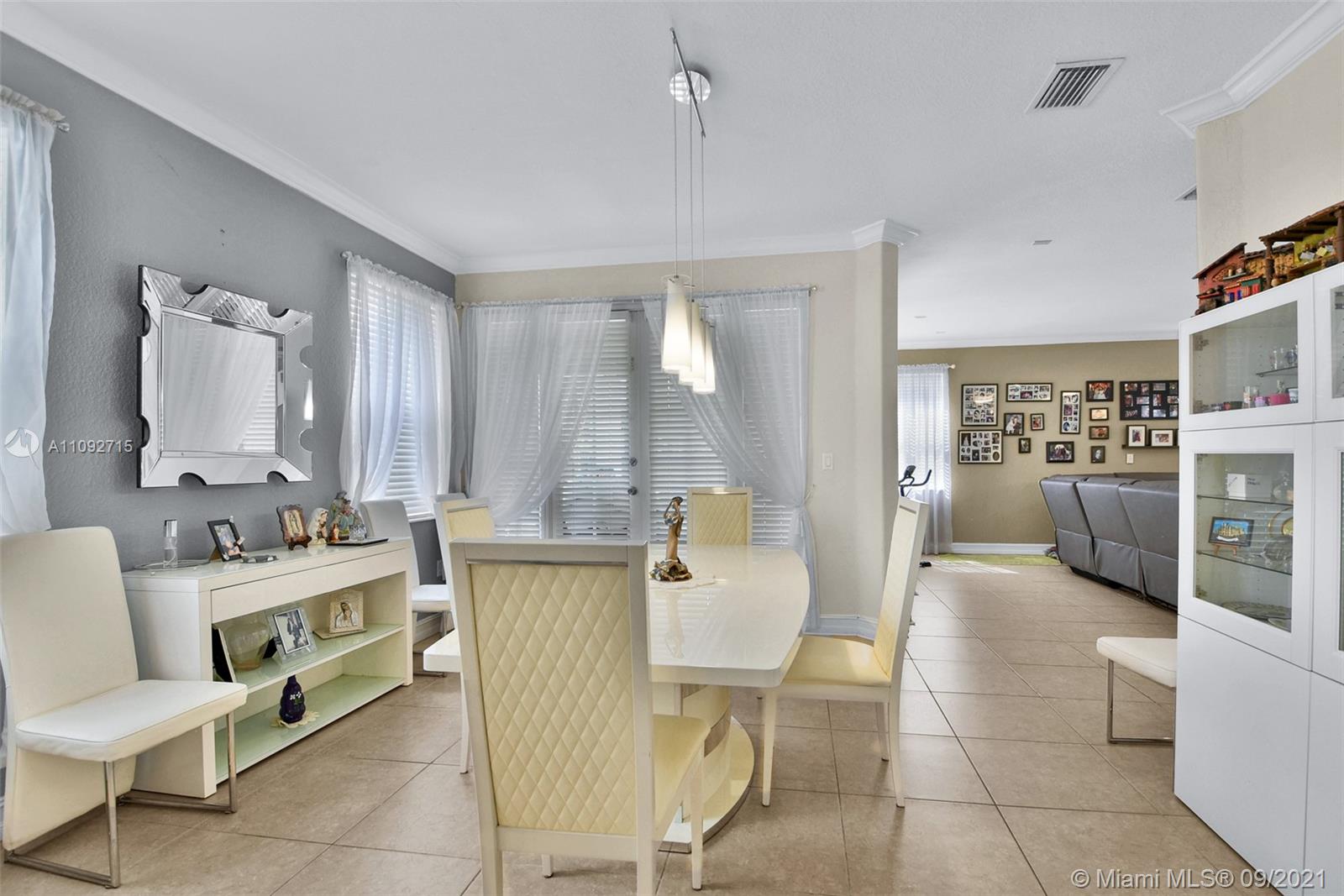 ISLANDS AT DORAL NORTHWES - Residential