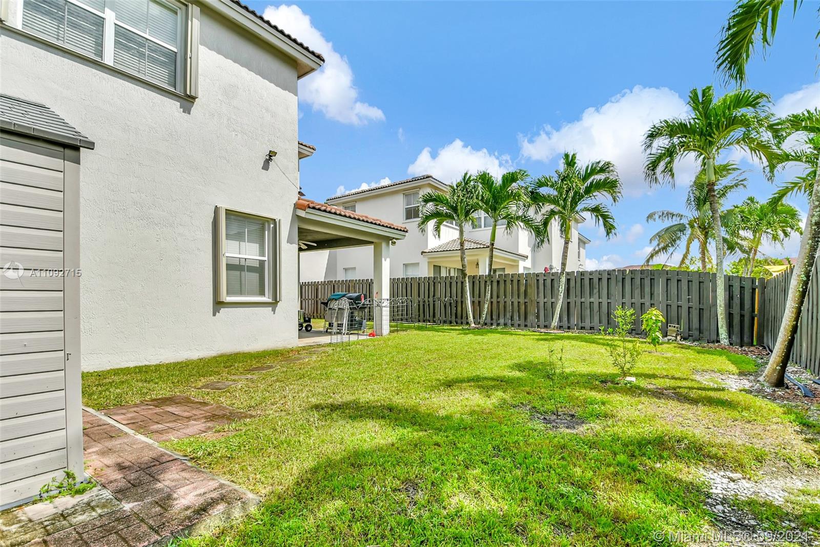 ISLANDS AT DORAL NORTHWES - Residential