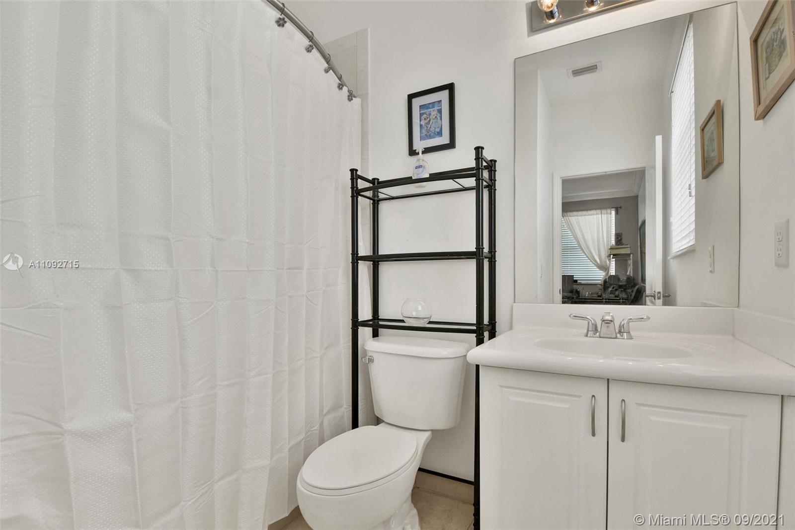 ISLANDS AT DORAL NORTHWES - Residential