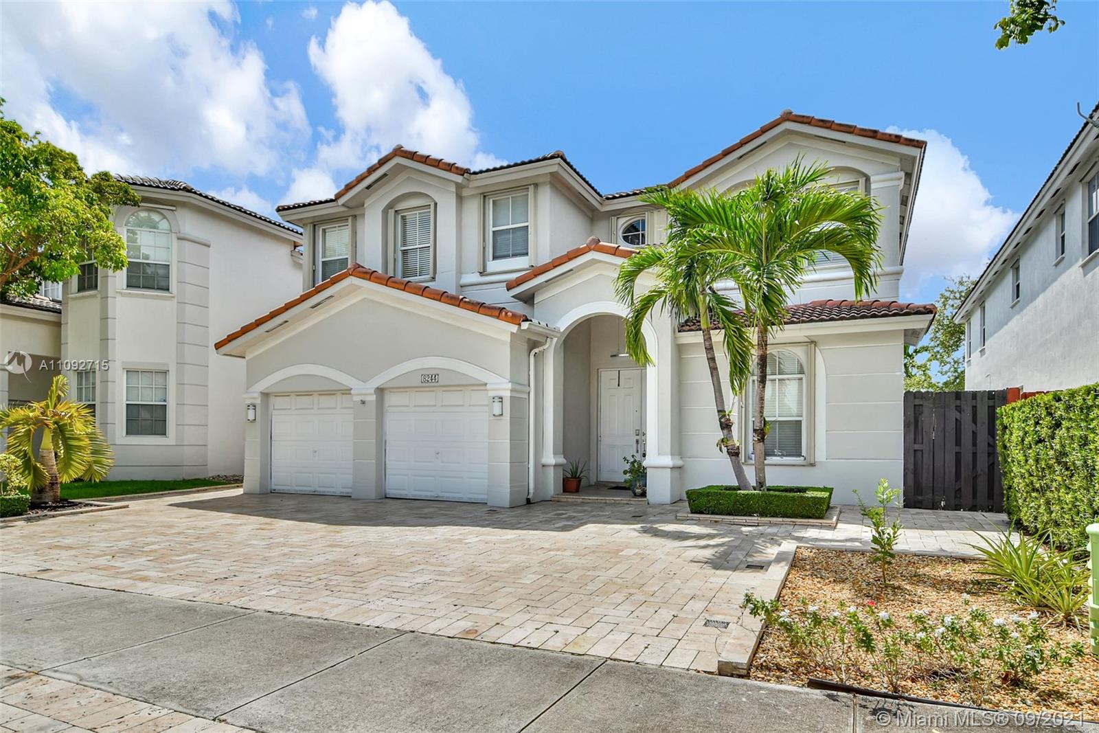 ISLANDS AT DORAL NORTHWES - Residential