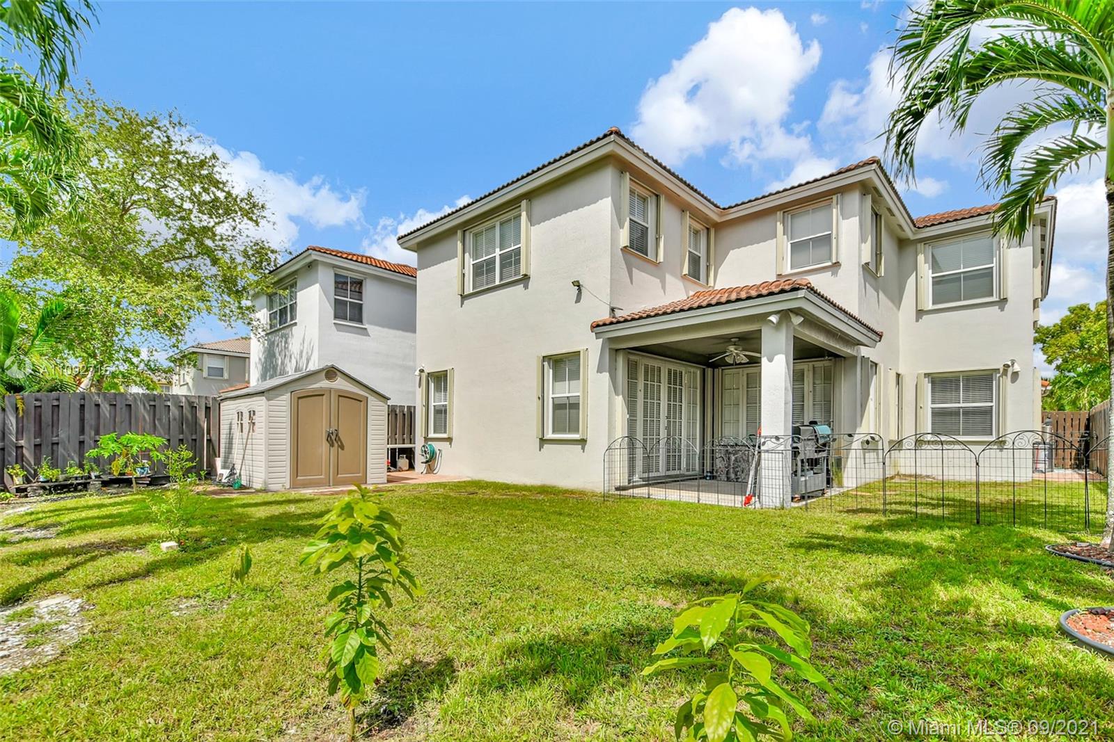 ISLANDS AT DORAL NORTHWES - Residential