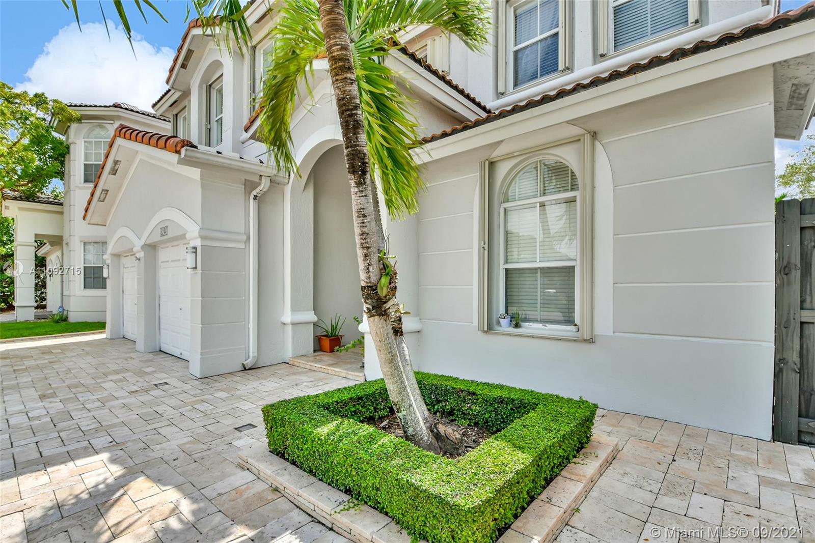 ISLANDS AT DORAL NORTHWES - Residential