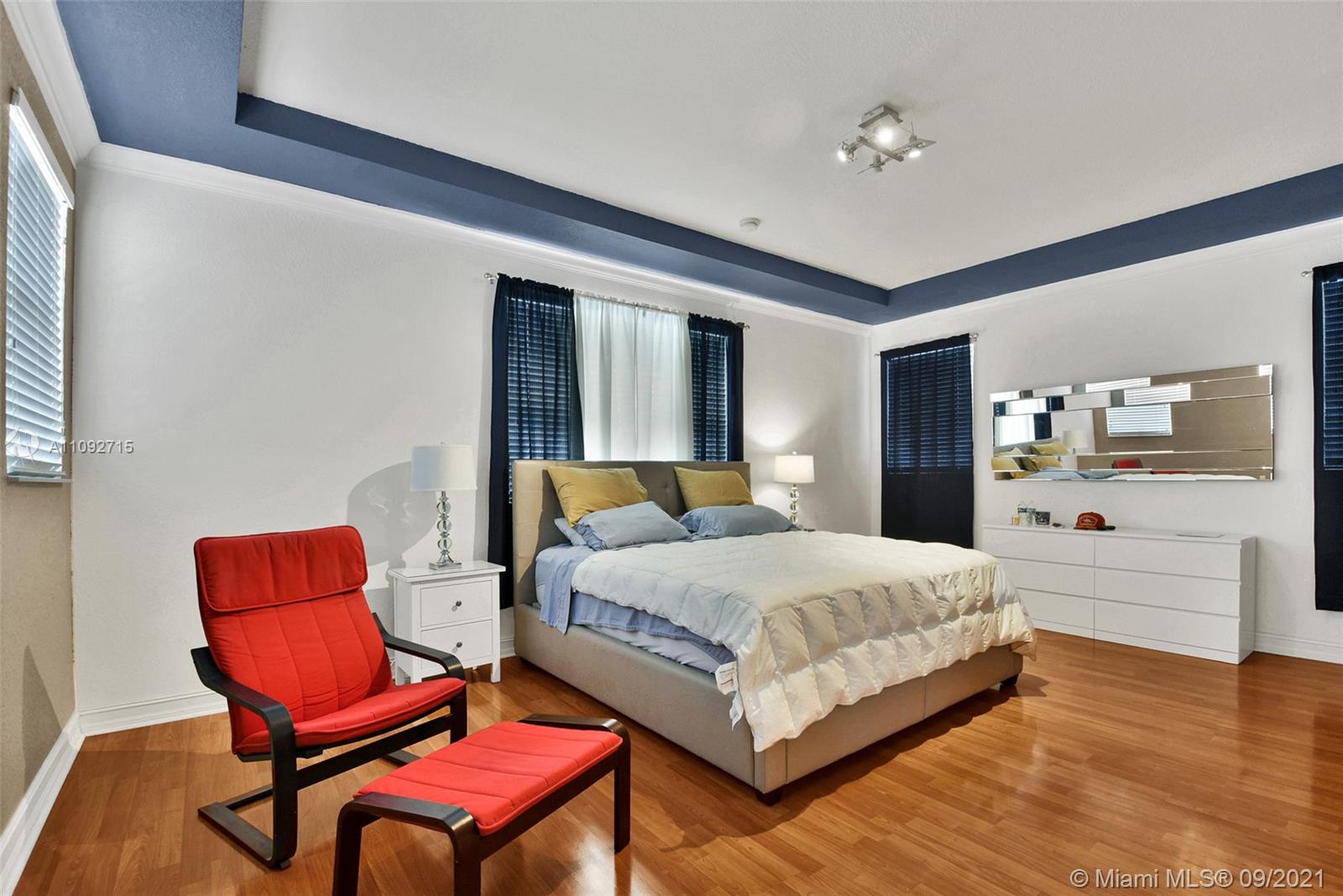 ISLANDS AT DORAL NORTHWES - Residential