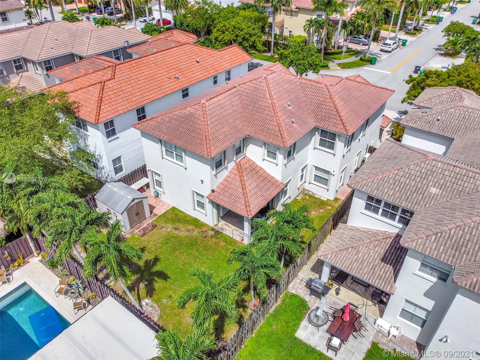 ISLANDS AT DORAL NORTHWES - Residential